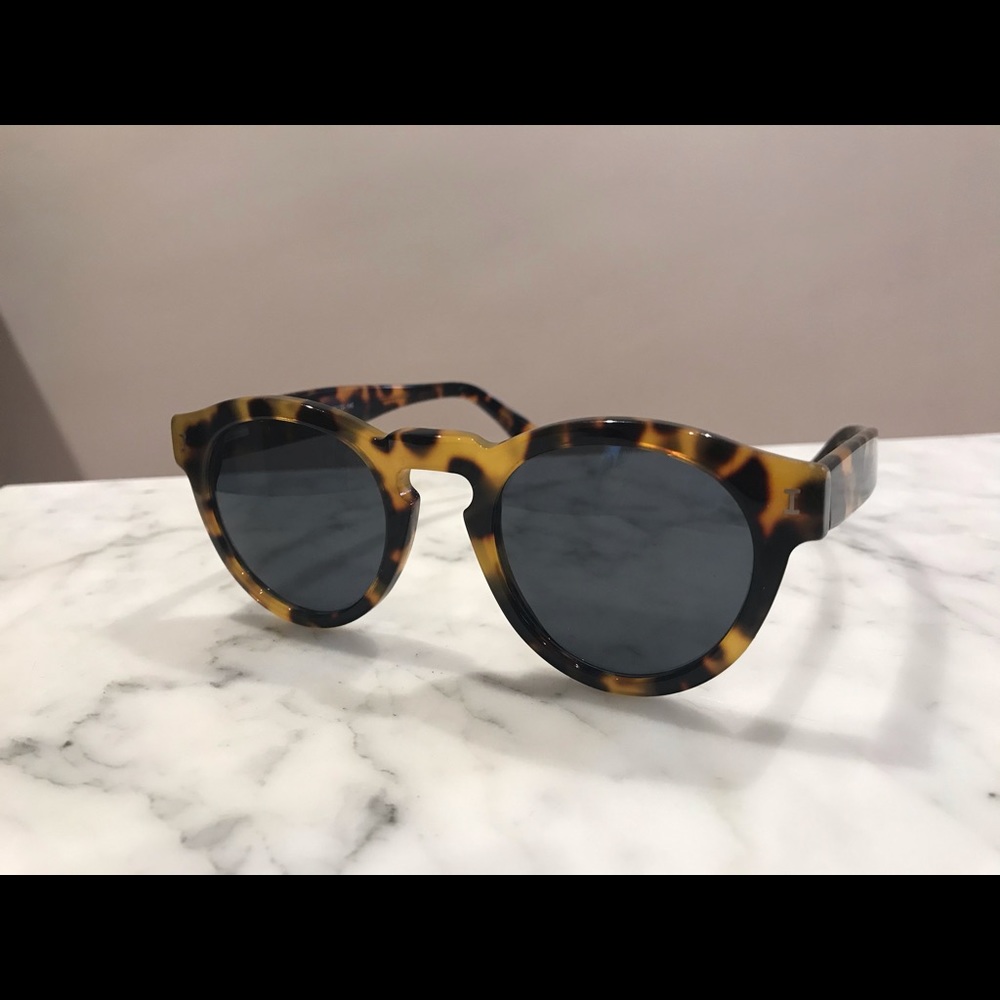 Illesteva Leonard Sunglasses Tortoise